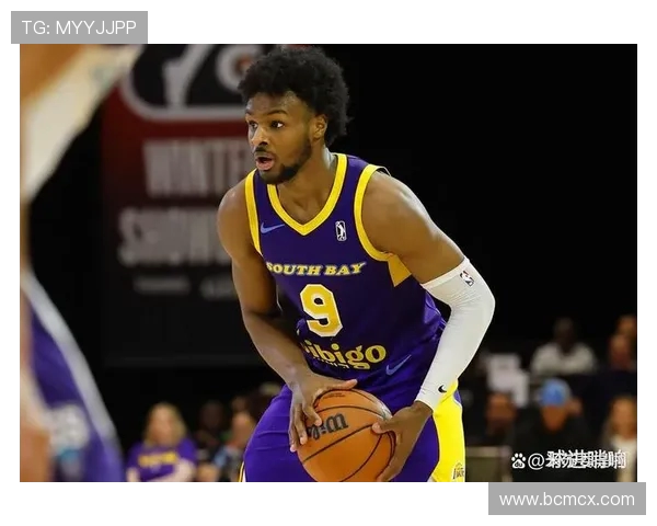 洛杉矶湖人新赛季豪阵再起誓夺总冠军詹姆斯浓眉携手冲击巅峰荣耀